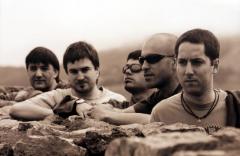 Iaki Zabaleta, Eaut Elorrieta, Jon Fresko, Igor Artzanegi eta Beat Serna (2001). Argazkia: Tram Grafik