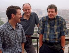 Joxan Goikoetxea, Juan Arriola eta Alan Griffin (1998). Argazkia: Berria