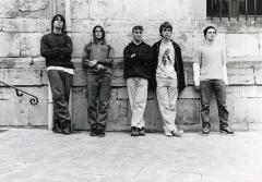 Lehen diskoa grabatu zuen taldea: Joseba Ponce, Xabi Strubell, Manex Martinez, Eneko Garaialde eta Galder Izagirre. Argazkia: Berria