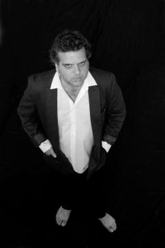 	Rafa Rueda, "Enaren geometria" diskoaren promozioko argazki batean. Argazkia: Joseba Barrenetxea